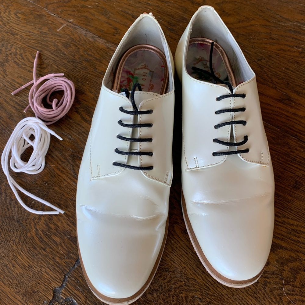 Ted Baker Cream Oxford Shoes with Textured Leather